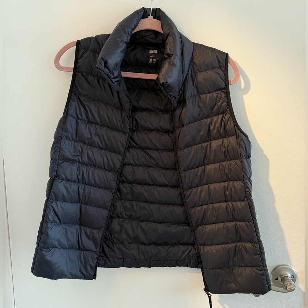 Uniqlo Black Puffer Vest